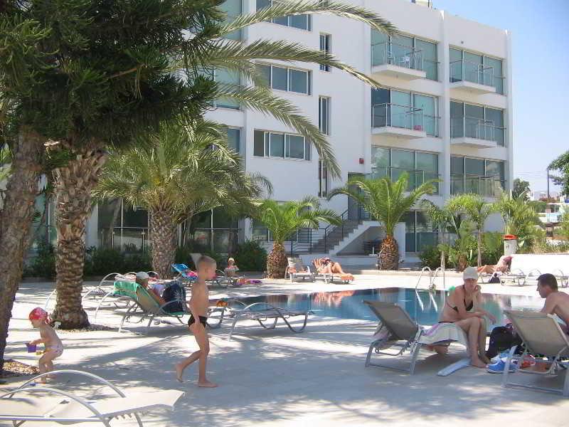 Coralli Beachfront Resort Protaras Ngoại thất bức ảnh